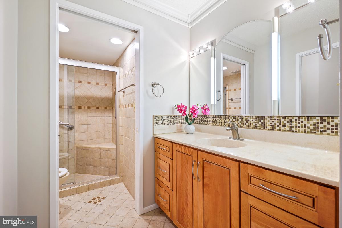 5902 MOUNT EAGLE DR #718, ALEXANDRIA, Virginia 22303, 3 Bedrooms Bedrooms, 10 Rooms Rooms,2 BathroomsBathrooms,Residential,For sale,5902 MOUNT EAGLE DR #718,VAFX2244920 MLS # VAFX2244920