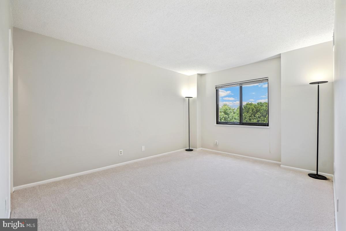 5902 MOUNT EAGLE DR #718, ALEXANDRIA, Virginia 22303, 3 Bedrooms Bedrooms, 10 Rooms Rooms,2 BathroomsBathrooms,Residential,For sale,5902 MOUNT EAGLE DR #718,VAFX2244920 MLS # VAFX2244920