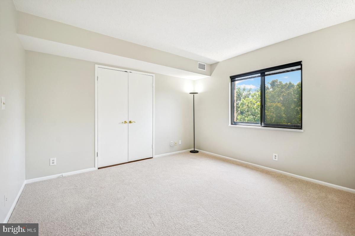 5902 MOUNT EAGLE DR #718, ALEXANDRIA, Virginia 22303, 3 Bedrooms Bedrooms, 10 Rooms Rooms,2 BathroomsBathrooms,Residential,For sale,5902 MOUNT EAGLE DR #718,VAFX2244920 MLS # VAFX2244920