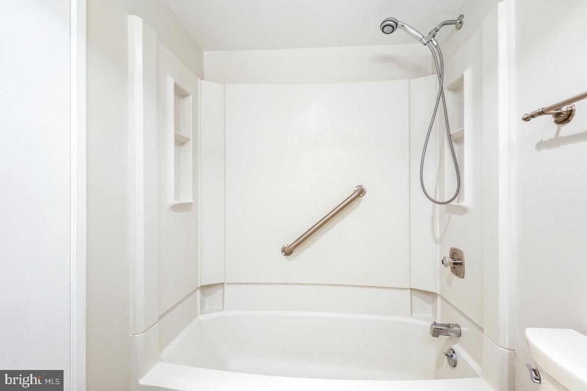 5902 MOUNT EAGLE DR #718, ALEXANDRIA, Virginia 22303, 3 Bedrooms Bedrooms, 10 Rooms Rooms,2 BathroomsBathrooms,Residential,For sale,5902 MOUNT EAGLE DR #718,VAFX2244920 MLS # VAFX2244920
