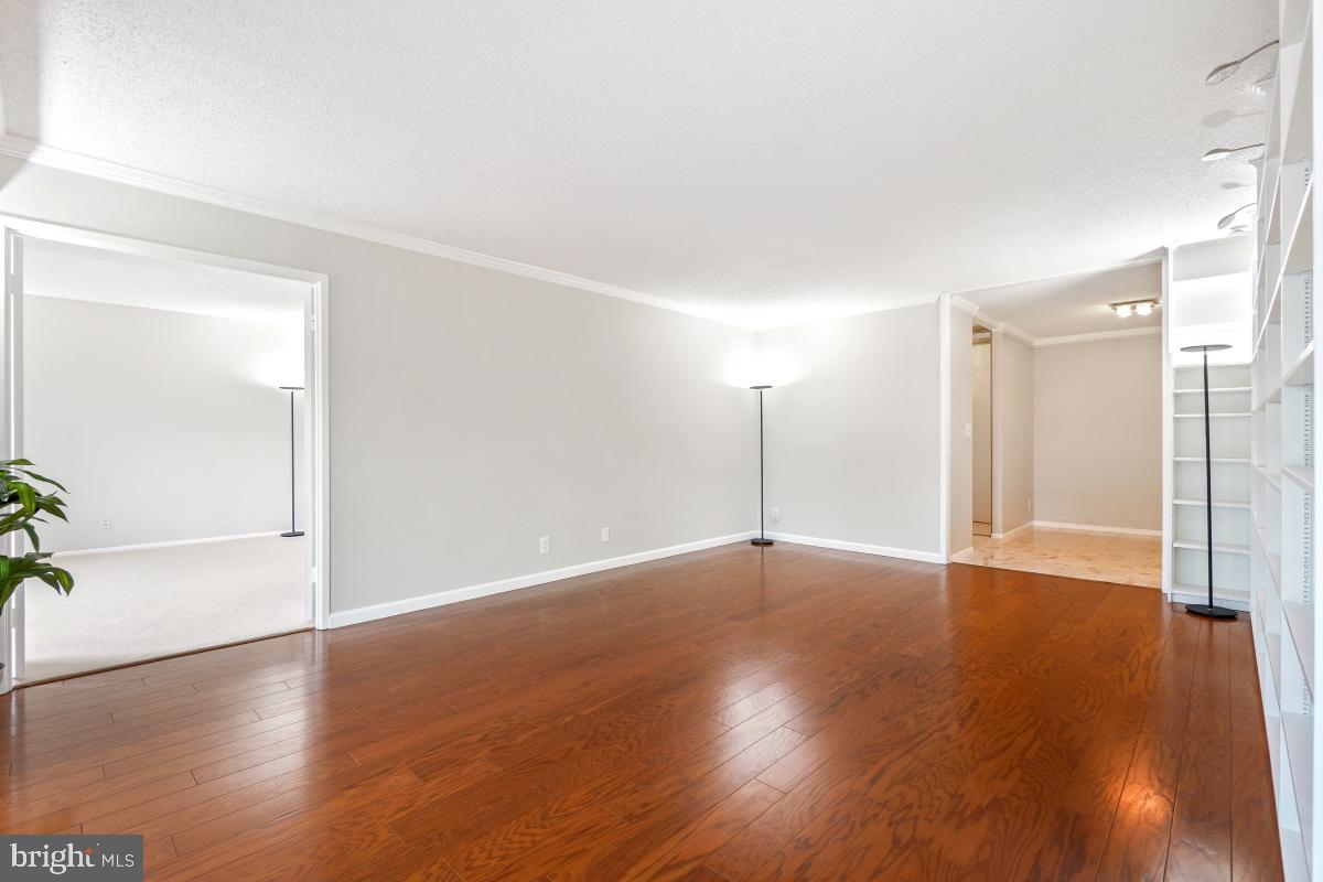 5902 MOUNT EAGLE DR #718, ALEXANDRIA, Virginia 22303, 3 Bedrooms Bedrooms, 10 Rooms Rooms,2 BathroomsBathrooms,Residential,For sale,5902 MOUNT EAGLE DR #718,VAFX2244920 MLS # VAFX2244920