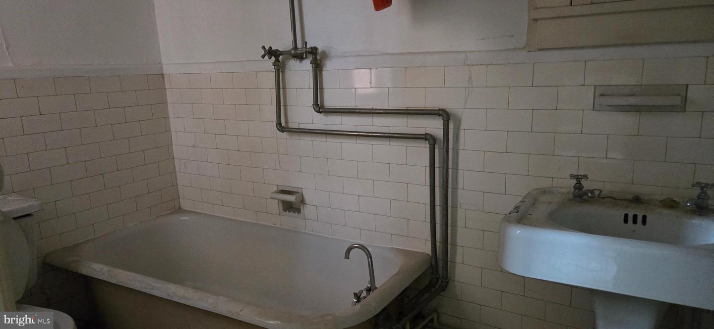 1101 L ST NW #406, WASHINGTON, District Of Columbia 20005, ,1 BathroomBathrooms,Residential,For sale,1101 L ST NW #406,DCDC2203738 MLS # DCDC2203738