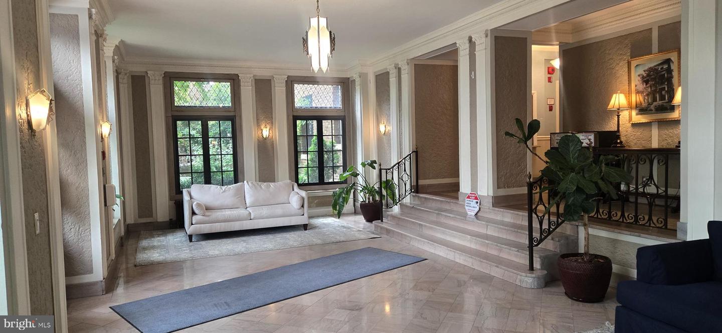 1101 L ST NW #406, WASHINGTON, District Of Columbia 20005, ,1 BathroomBathrooms,Residential,For sale,1101 L ST NW #406,DCDC2203738 MLS # DCDC2203738