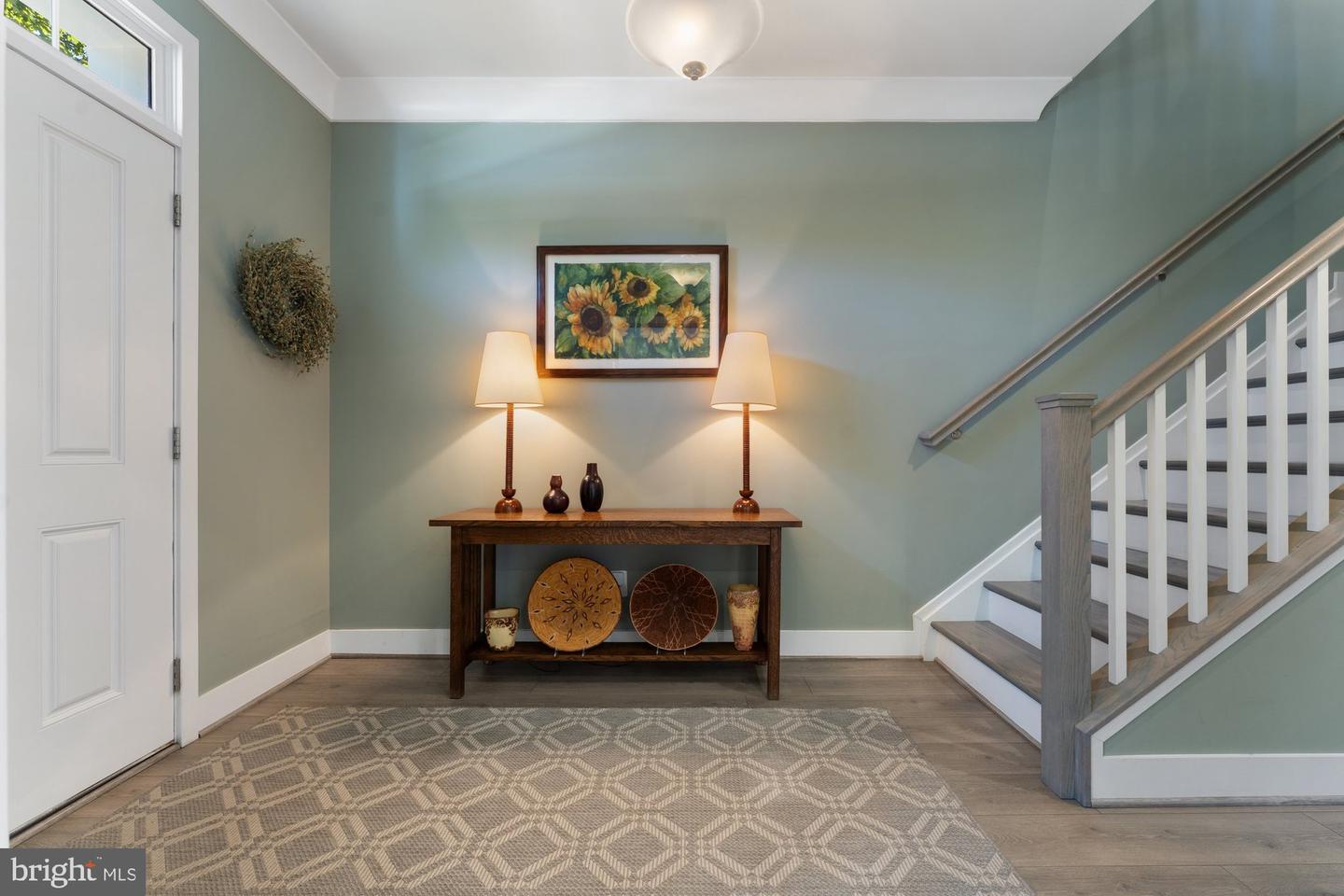 145 CENTER ST S #4, VIENNA, Virginia 22180, 4 Bedrooms Bedrooms, ,3 BathroomsBathrooms,Residential,For sale,145 CENTER ST S #4,VAFX2245076 MLS # VAFX2245076