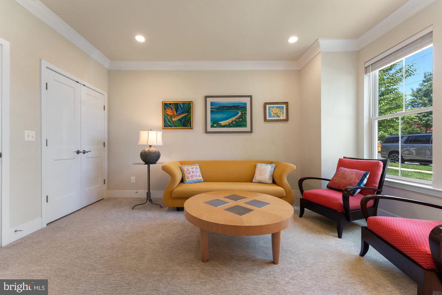 145 CENTER ST S #4, VIENNA, Virginia 22180, 4 Bedrooms Bedrooms, ,3 BathroomsBathrooms,Residential,For sale,145 CENTER ST S #4,VAFX2245076 MLS # VAFX2245076