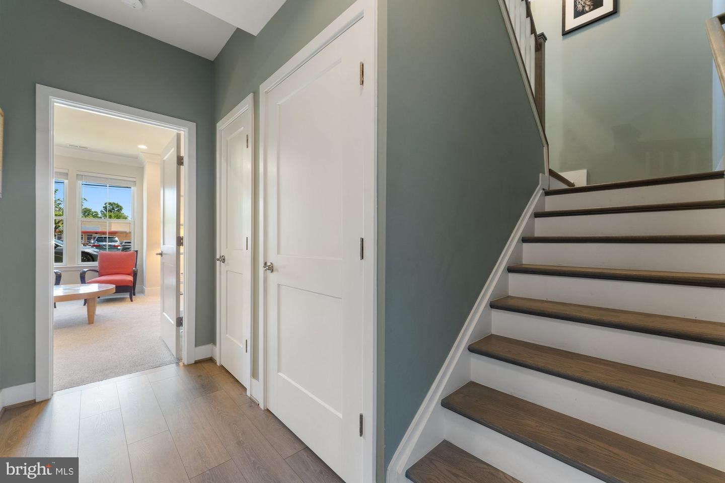 145 CENTER ST S #4, VIENNA, Virginia 22180, 4 Bedrooms Bedrooms, ,3 BathroomsBathrooms,Residential,For sale,145 CENTER ST S #4,VAFX2245076 MLS # VAFX2245076