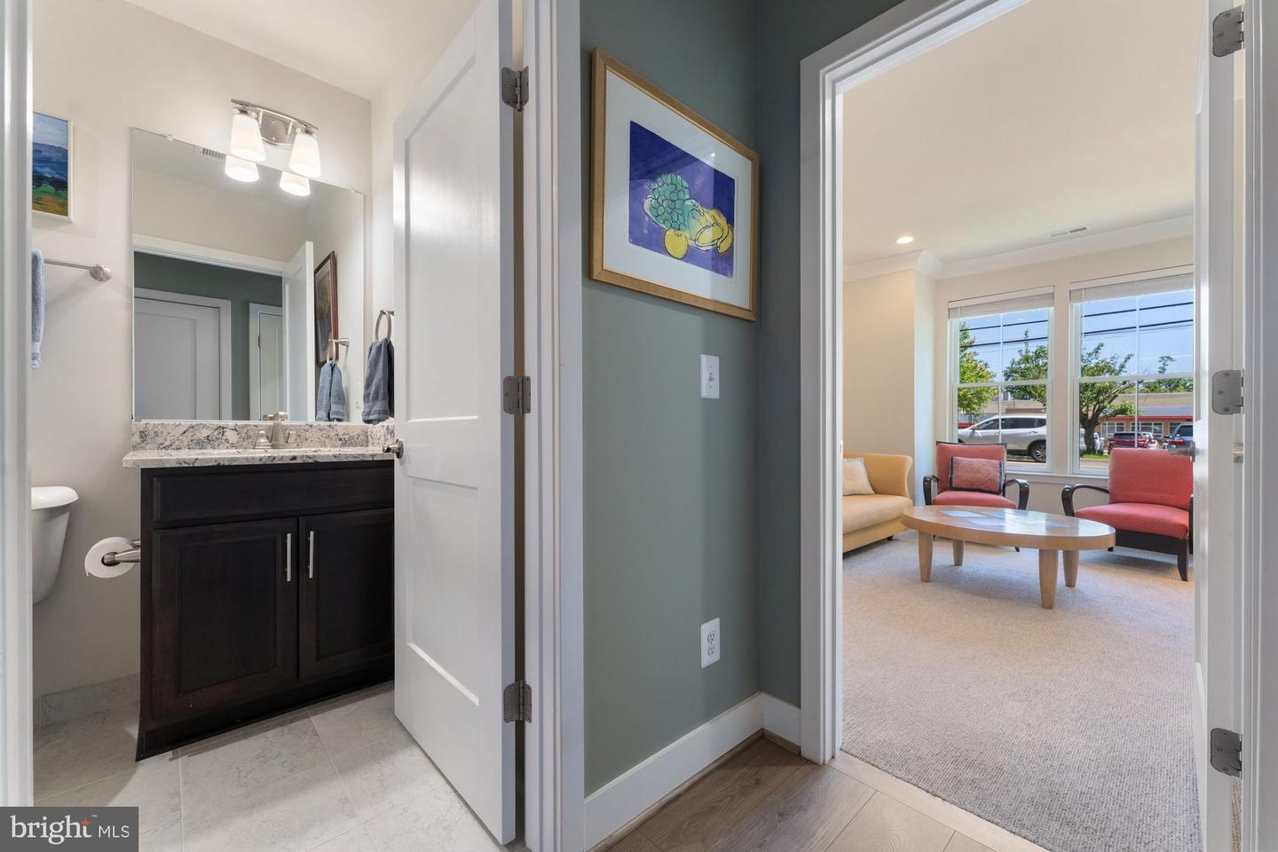 145 CENTER ST S #4, VIENNA, Virginia 22180, 4 Bedrooms Bedrooms, ,3 BathroomsBathrooms,Residential,For sale,145 CENTER ST S #4,VAFX2245076 MLS # VAFX2245076