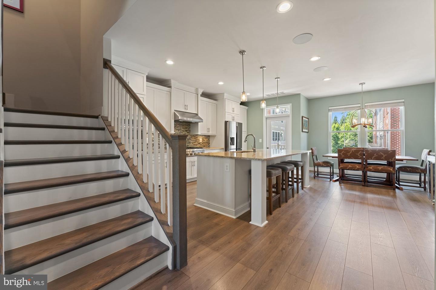 145 CENTER ST S #4, VIENNA, Virginia 22180, 4 Bedrooms Bedrooms, ,3 BathroomsBathrooms,Residential,For sale,145 CENTER ST S #4,VAFX2245076 MLS # VAFX2245076
