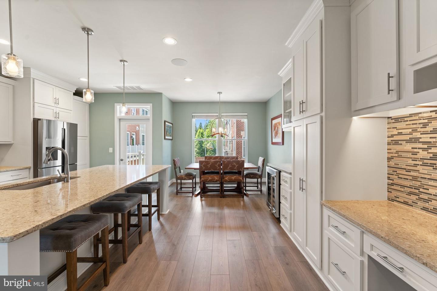 145 CENTER ST S #4, VIENNA, Virginia 22180, 4 Bedrooms Bedrooms, ,3 BathroomsBathrooms,Residential,For sale,145 CENTER ST S #4,VAFX2245076 MLS # VAFX2245076