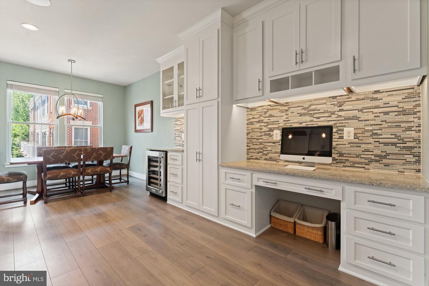 145 CENTER ST S #4, VIENNA, Virginia 22180, 4 Bedrooms Bedrooms, ,3 BathroomsBathrooms,Residential,For sale,145 CENTER ST S #4,VAFX2245076 MLS # VAFX2245076