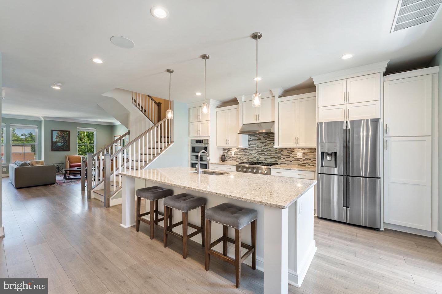 145 CENTER ST S #4, VIENNA, Virginia 22180, 4 Bedrooms Bedrooms, ,3 BathroomsBathrooms,Residential,For sale,145 CENTER ST S #4,VAFX2245076 MLS # VAFX2245076