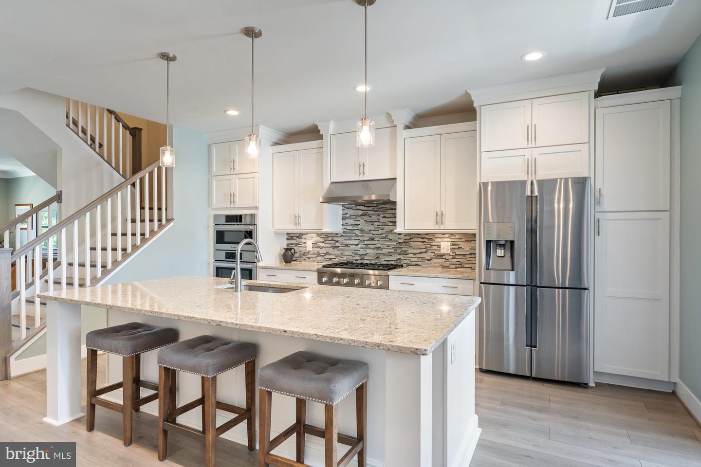 145 CENTER ST S #4, VIENNA, Virginia 22180, 4 Bedrooms Bedrooms, ,3 BathroomsBathrooms,Residential,For sale,145 CENTER ST S #4,VAFX2245076 MLS # VAFX2245076