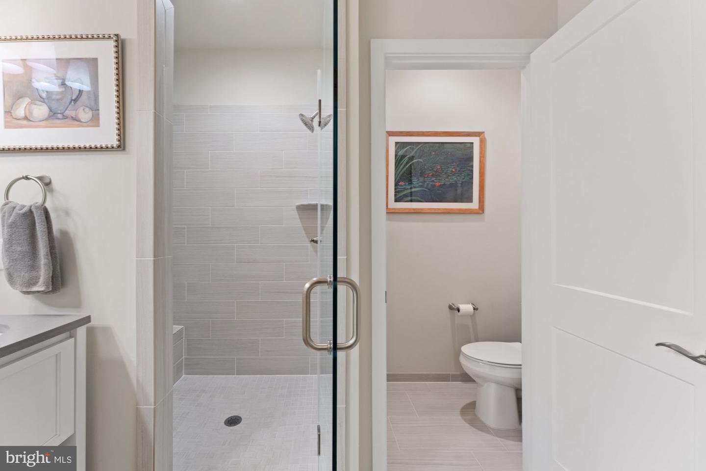 145 CENTER ST S #4, VIENNA, Virginia 22180, 4 Bedrooms Bedrooms, ,3 BathroomsBathrooms,Residential,For sale,145 CENTER ST S #4,VAFX2245076 MLS # VAFX2245076