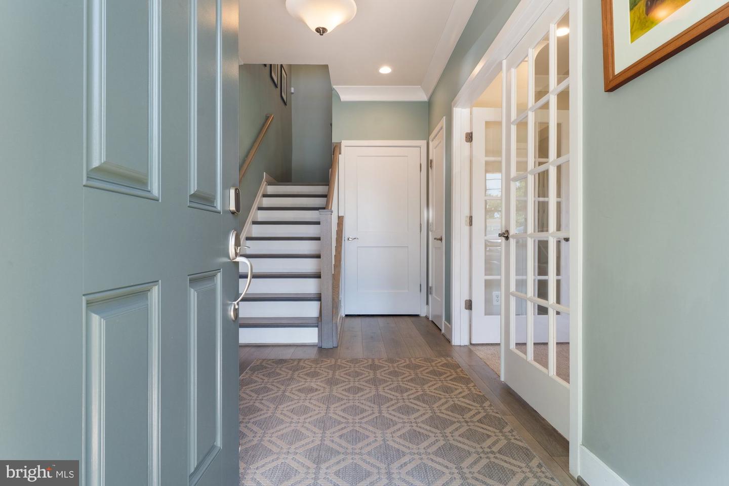 145 CENTER ST S #4, VIENNA, Virginia 22180, 4 Bedrooms Bedrooms, ,3 BathroomsBathrooms,Residential,For sale,145 CENTER ST S #4,VAFX2245076 MLS # VAFX2245076