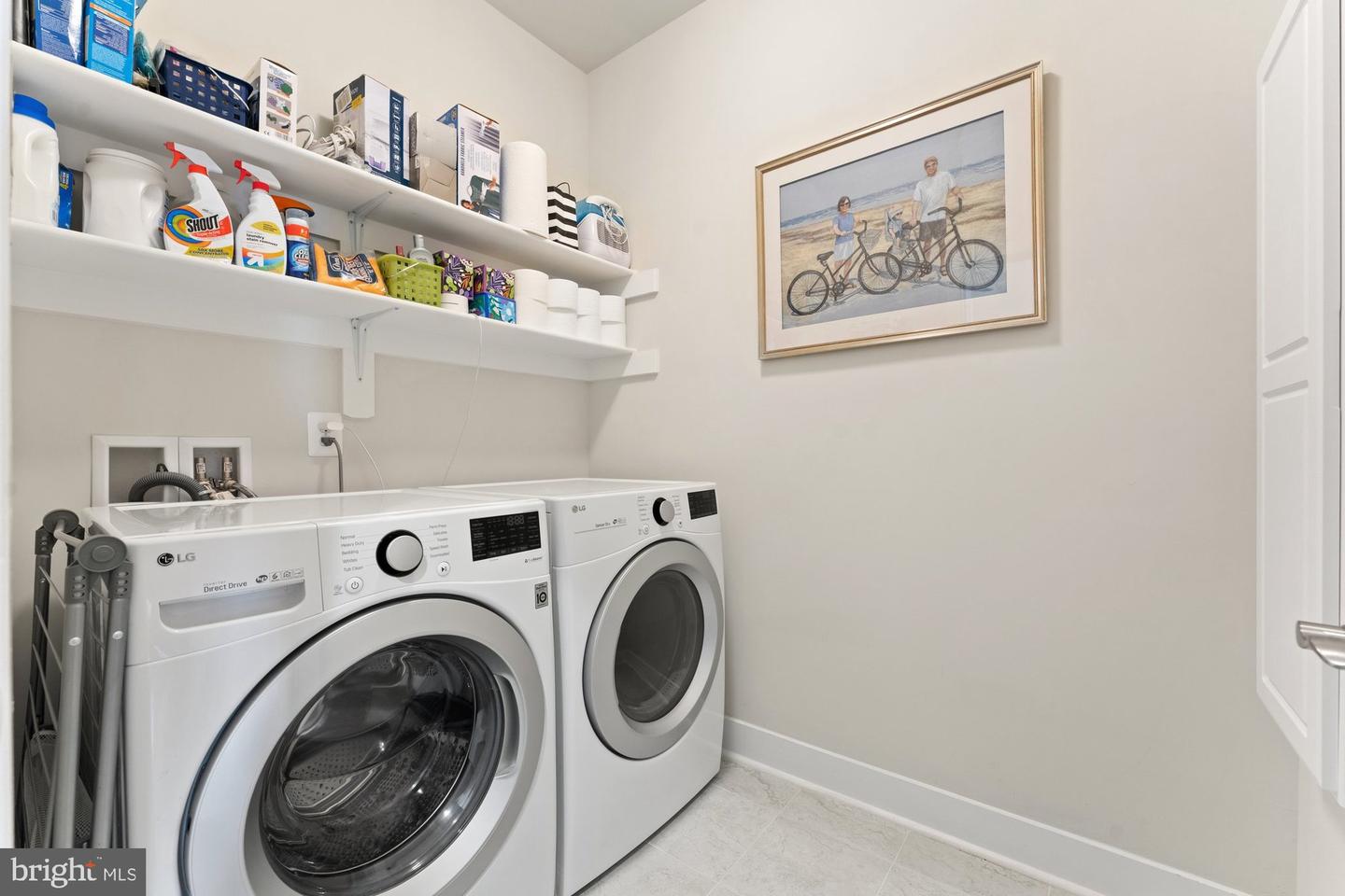 145 CENTER ST S #4, VIENNA, Virginia 22180, 4 Bedrooms Bedrooms, ,3 BathroomsBathrooms,Residential,For sale,145 CENTER ST S #4,VAFX2245076 MLS # VAFX2245076