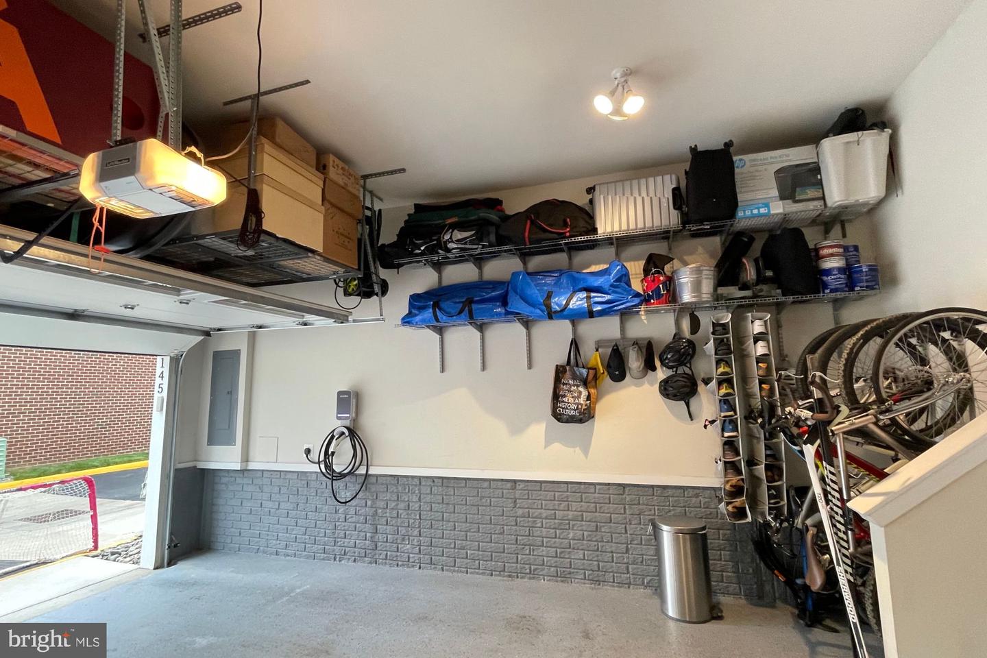 145 CENTER ST S #4, VIENNA, Virginia 22180, 4 Bedrooms Bedrooms, ,3 BathroomsBathrooms,Residential,For sale,145 CENTER ST S #4,VAFX2245076 MLS # VAFX2245076
