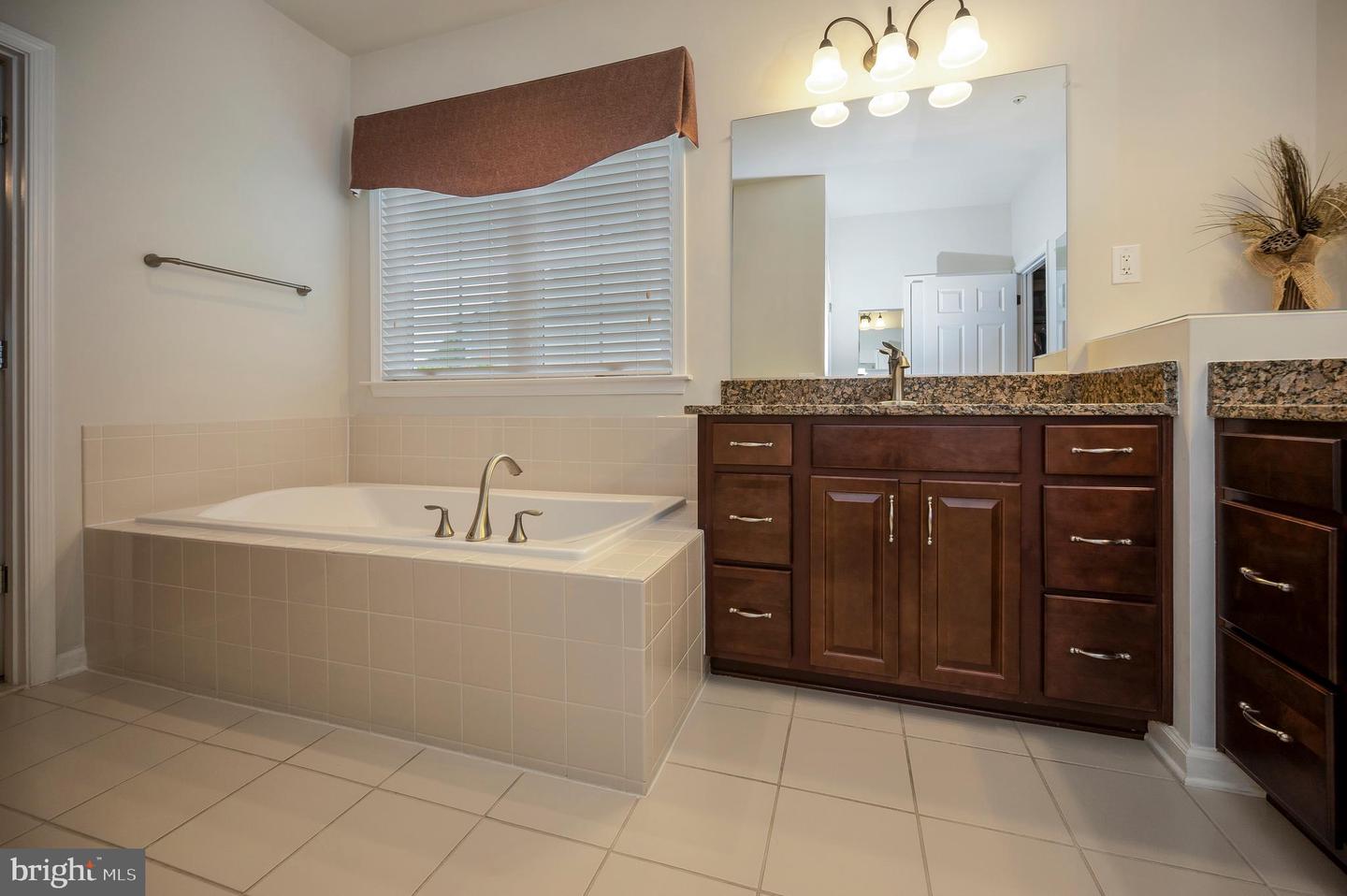 43 BATTERY POINT DR, FREDERICKSBURG, Virginia 22406, 3 Bedrooms Bedrooms, ,3 BathroomsBathrooms,Residential,For sale,43 BATTERY POINT DR,VAST2039462 MLS # VAST2039462