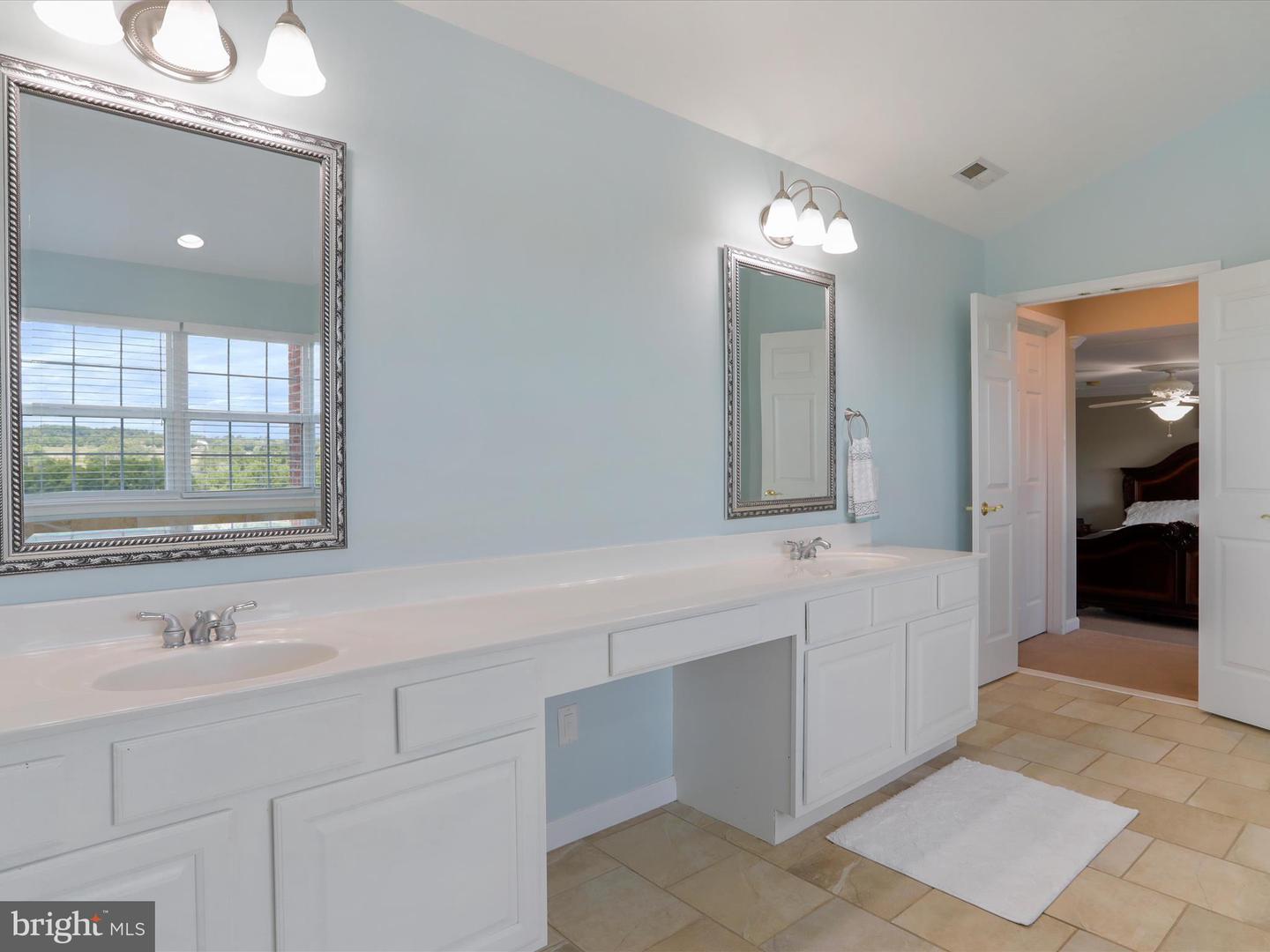 180 NEWELL DR, MIDDLETOWN, Virginia 22645, 5 Bedrooms Bedrooms, ,5 BathroomsBathrooms,Residential,For sale,180 NEWELL DR,VAFV2034590 MLS # VAFV2034590