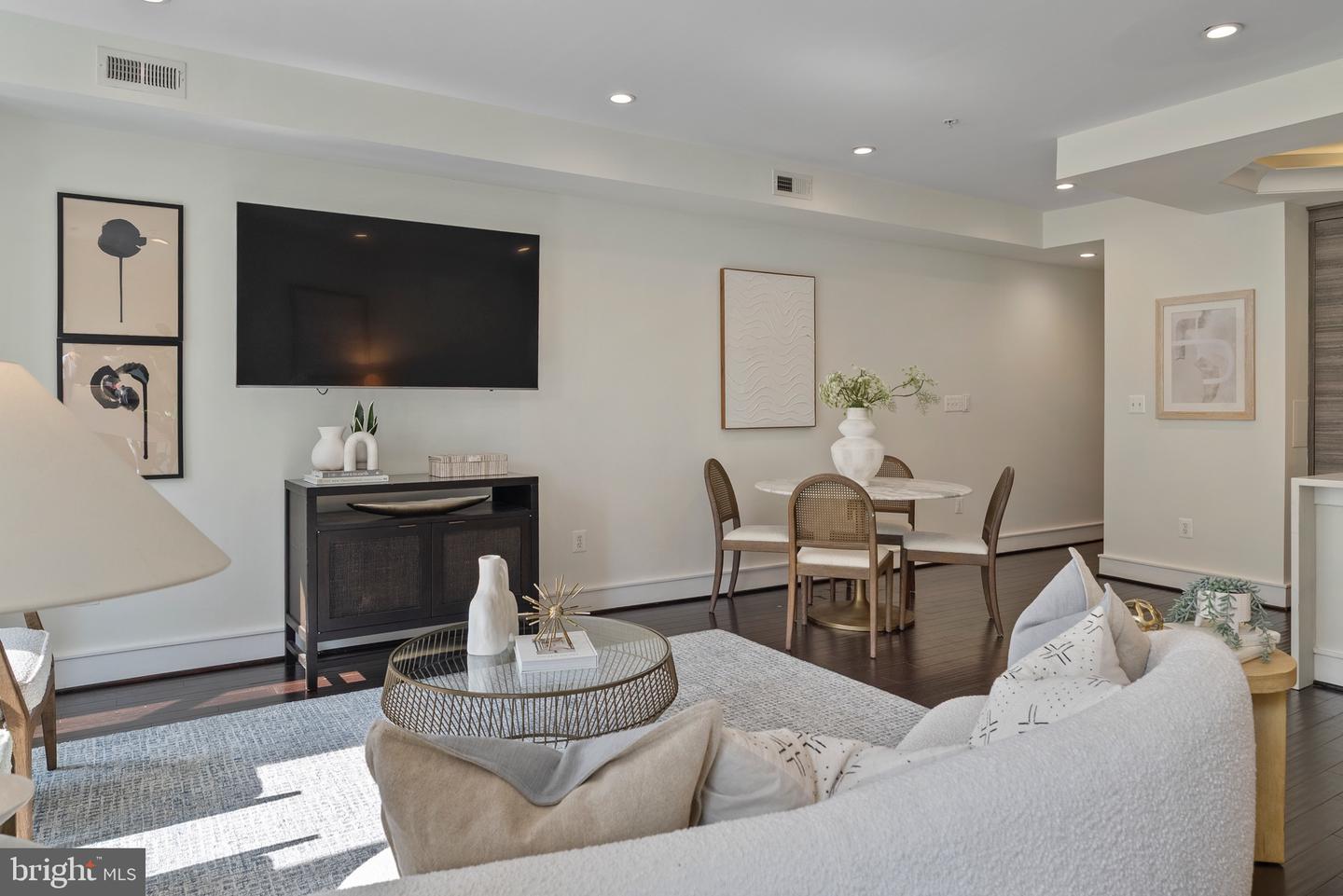 3321 16TH ST NW #205, WASHINGTON, District Of Columbia 20010, 2 Bedrooms Bedrooms, ,2 BathroomsBathrooms,Residential,For sale,3321 16TH ST NW #205,DCDC2203618 MLS # DCDC2203618