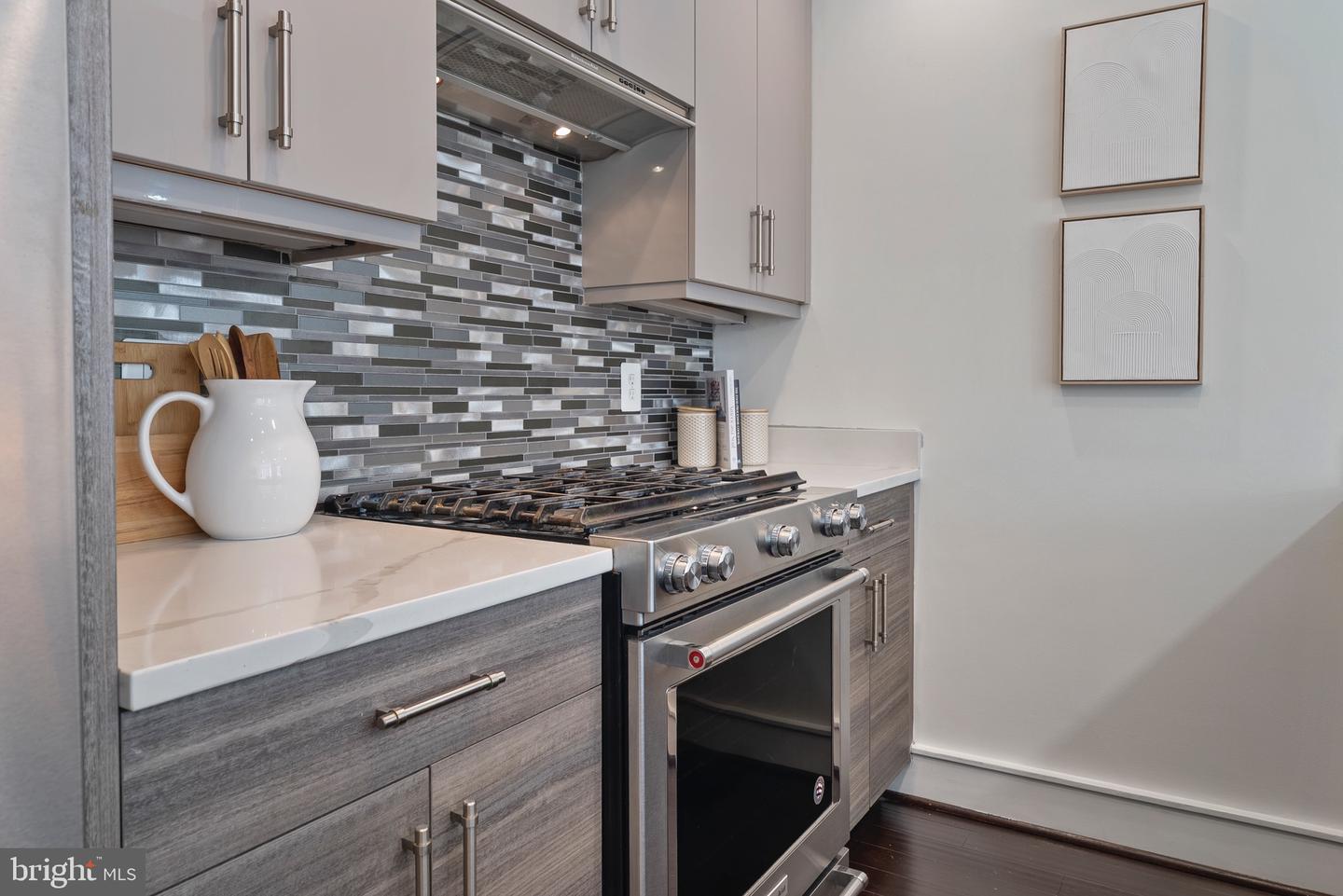 3321 16TH ST NW #205, WASHINGTON, District Of Columbia 20010, 2 Bedrooms Bedrooms, ,2 BathroomsBathrooms,Residential,For sale,3321 16TH ST NW #205,DCDC2203618 MLS # DCDC2203618