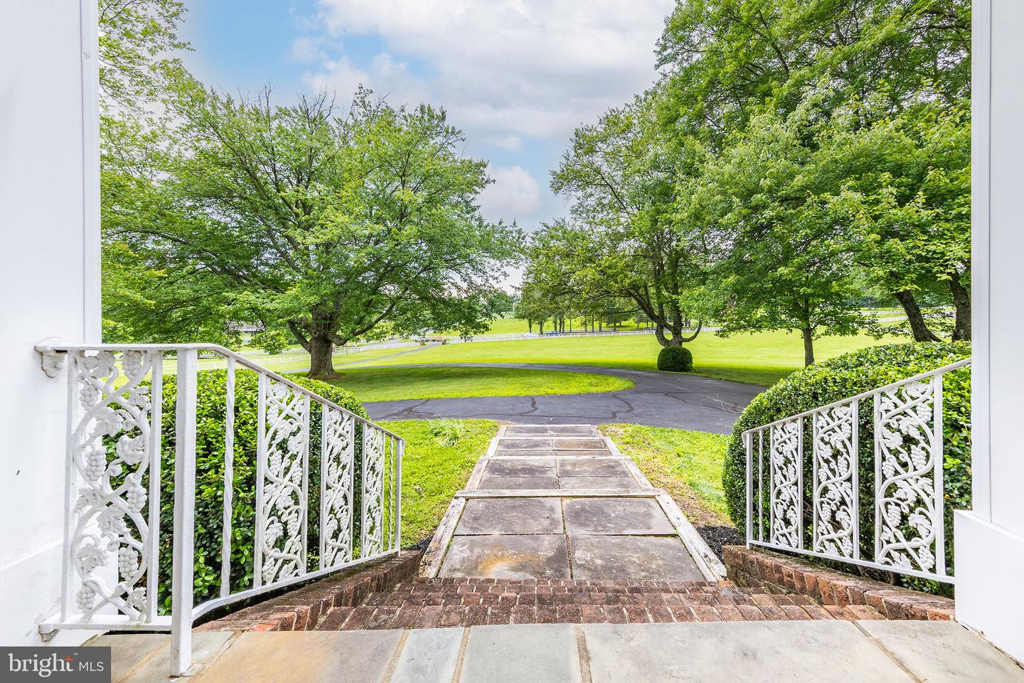 6511 STALLION RD, CLIFTON, Virginia 20124, 6 Bedrooms Bedrooms, ,4 BathroomsBathrooms,Residential,For sale,6511 STALLION RD,VAFX2245050 MLS # VAFX2245050