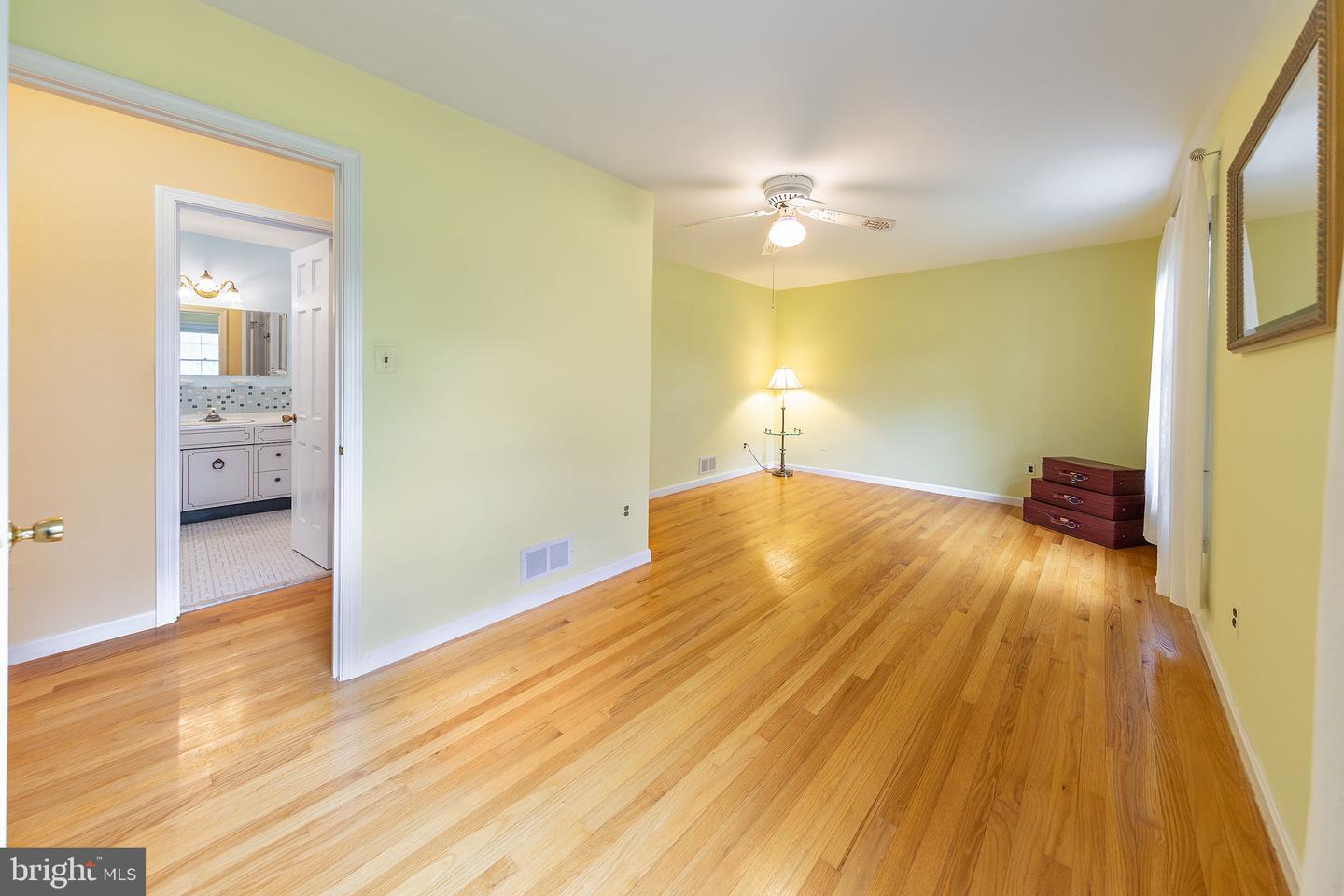 6511 STALLION RD, CLIFTON, Virginia 20124, 6 Bedrooms Bedrooms, ,4 BathroomsBathrooms,Residential,For sale,6511 STALLION RD,VAFX2245050 MLS # VAFX2245050