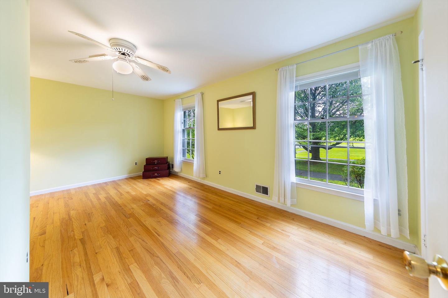 6511 STALLION RD, CLIFTON, Virginia 20124, 6 Bedrooms Bedrooms, ,4 BathroomsBathrooms,Residential,For sale,6511 STALLION RD,VAFX2245050 MLS # VAFX2245050