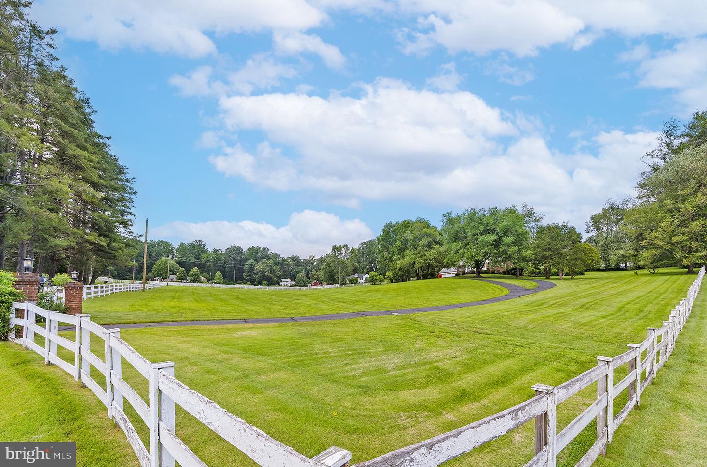 6511 STALLION RD, CLIFTON, Virginia 20124, 6 Bedrooms Bedrooms, ,4 BathroomsBathrooms,Residential,For sale,6511 STALLION RD,VAFX2245050 MLS # VAFX2245050
