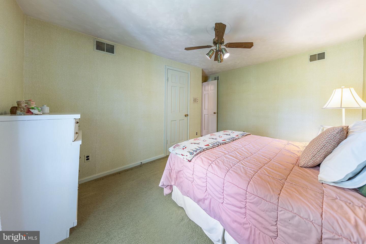 6511 STALLION RD, CLIFTON, Virginia 20124, 6 Bedrooms Bedrooms, ,4 BathroomsBathrooms,Residential,For sale,6511 STALLION RD,VAFX2245050 MLS # VAFX2245050