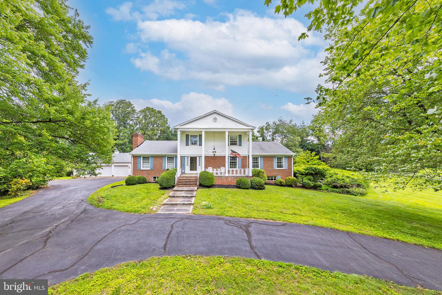 6511 STALLION RD, CLIFTON, Virginia 20124, 6 Bedrooms Bedrooms, ,4 BathroomsBathrooms,Residential,For sale,6511 STALLION RD,VAFX2245050 MLS # VAFX2245050