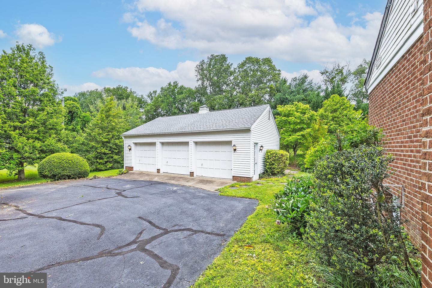 6511 STALLION RD, CLIFTON, Virginia 20124, 6 Bedrooms Bedrooms, ,4 BathroomsBathrooms,Residential,For sale,6511 STALLION RD,VAFX2245050 MLS # VAFX2245050