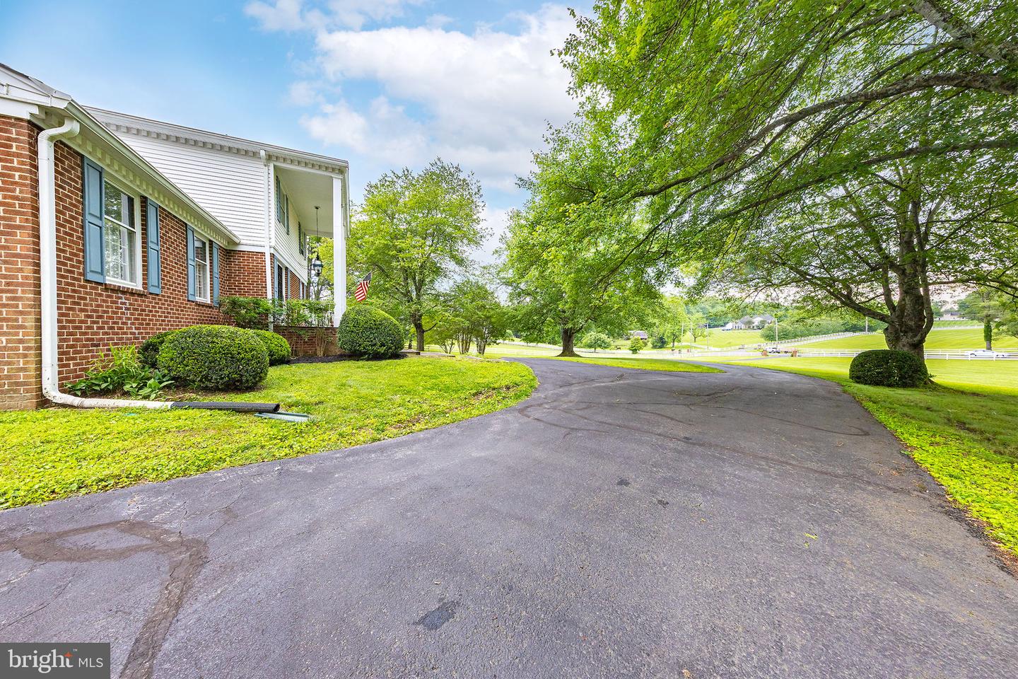 6511 STALLION RD, CLIFTON, Virginia 20124, 6 Bedrooms Bedrooms, ,4 BathroomsBathrooms,Residential,For sale,6511 STALLION RD,VAFX2245050 MLS # VAFX2245050