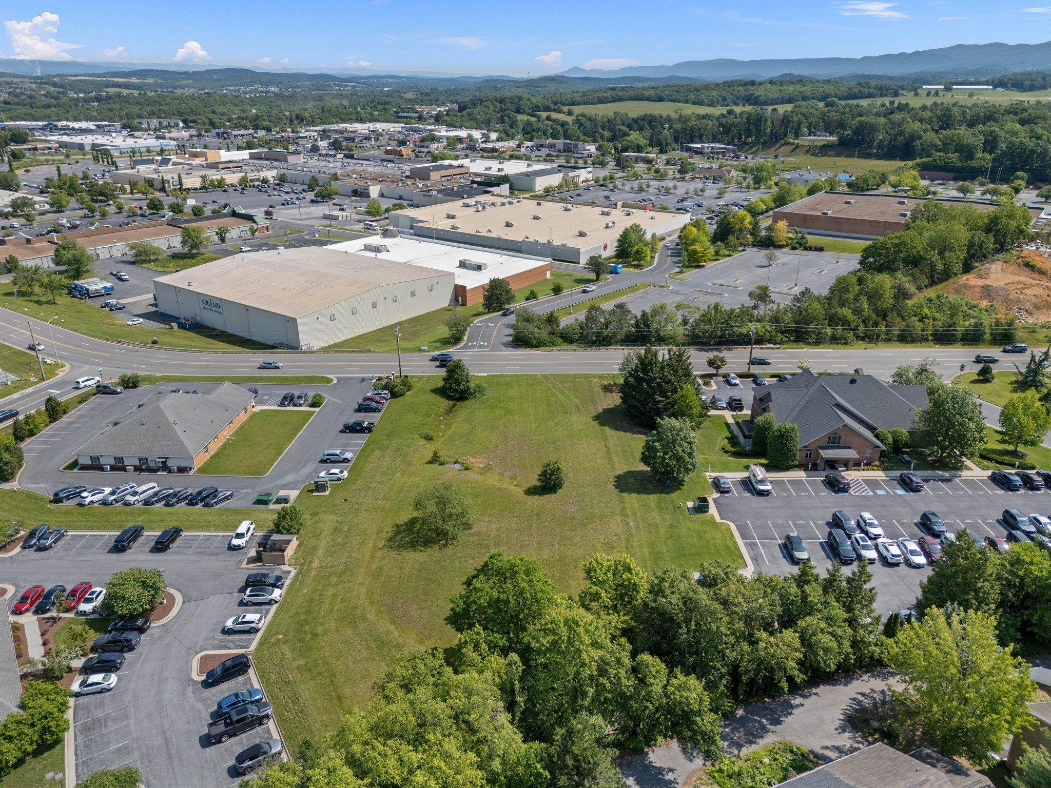 2205 EVELYN BYRD AVE, HARRISONBURG, Virginia 22801, ,Commercial,2205 EVELYN BYRD AVE,665796 MLS # 665796