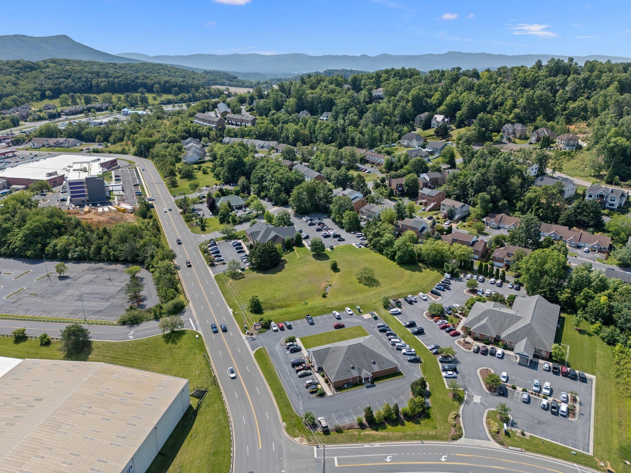 2205 EVELYN BYRD AVE, HARRISONBURG, Virginia 22801, ,Commercial,2205 EVELYN BYRD AVE,665796 MLS # 665796
