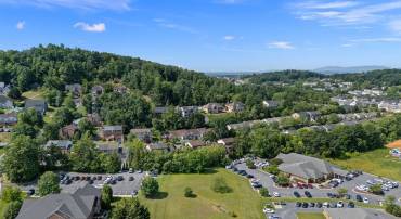 2205 EVELYN BYRD AVE, HARRISONBURG, Virginia 22801, ,Commercial,2205 EVELYN BYRD AVE,665796 MLS # 665796