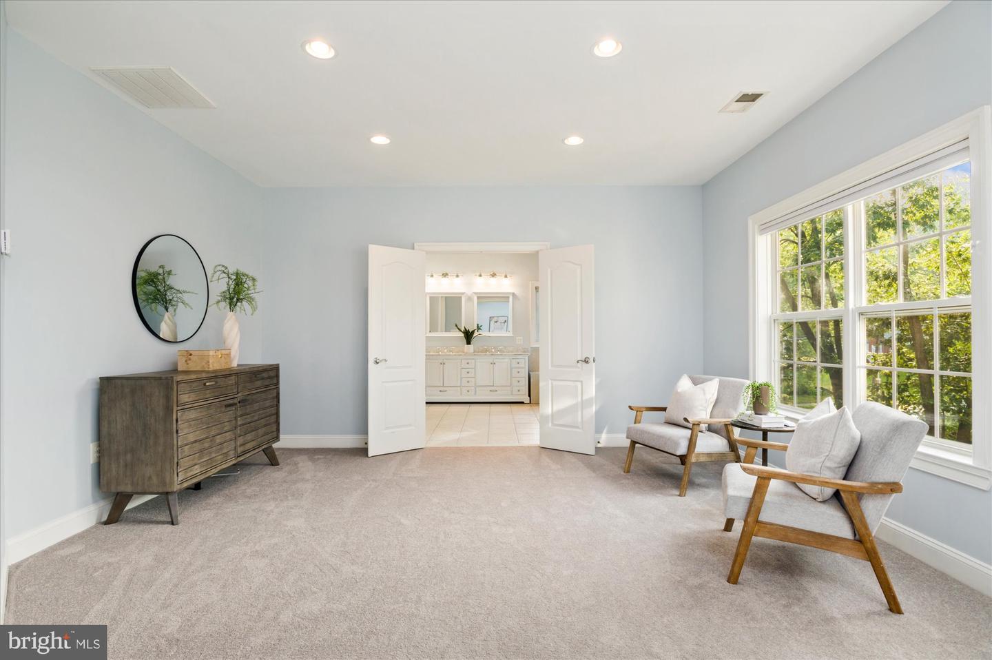 6825 WILLIAMSBURG BLVD, ARLINGTON, Virginia 22213, 6 Bedrooms Bedrooms, ,4 BathroomsBathrooms,Residential,For sale,6825 WILLIAMSBURG BLVD,VAAR2058744 MLS # VAAR2058744