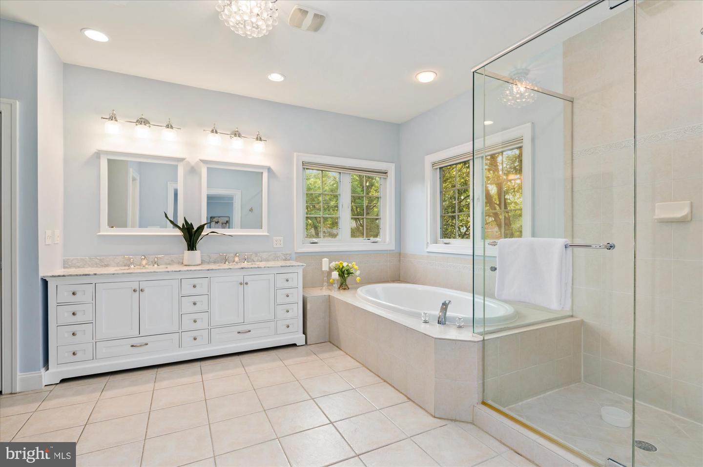 6825 WILLIAMSBURG BLVD, ARLINGTON, Virginia 22213, 6 Bedrooms Bedrooms, ,4 BathroomsBathrooms,Residential,For sale,6825 WILLIAMSBURG BLVD,VAAR2058744 MLS # VAAR2058744
