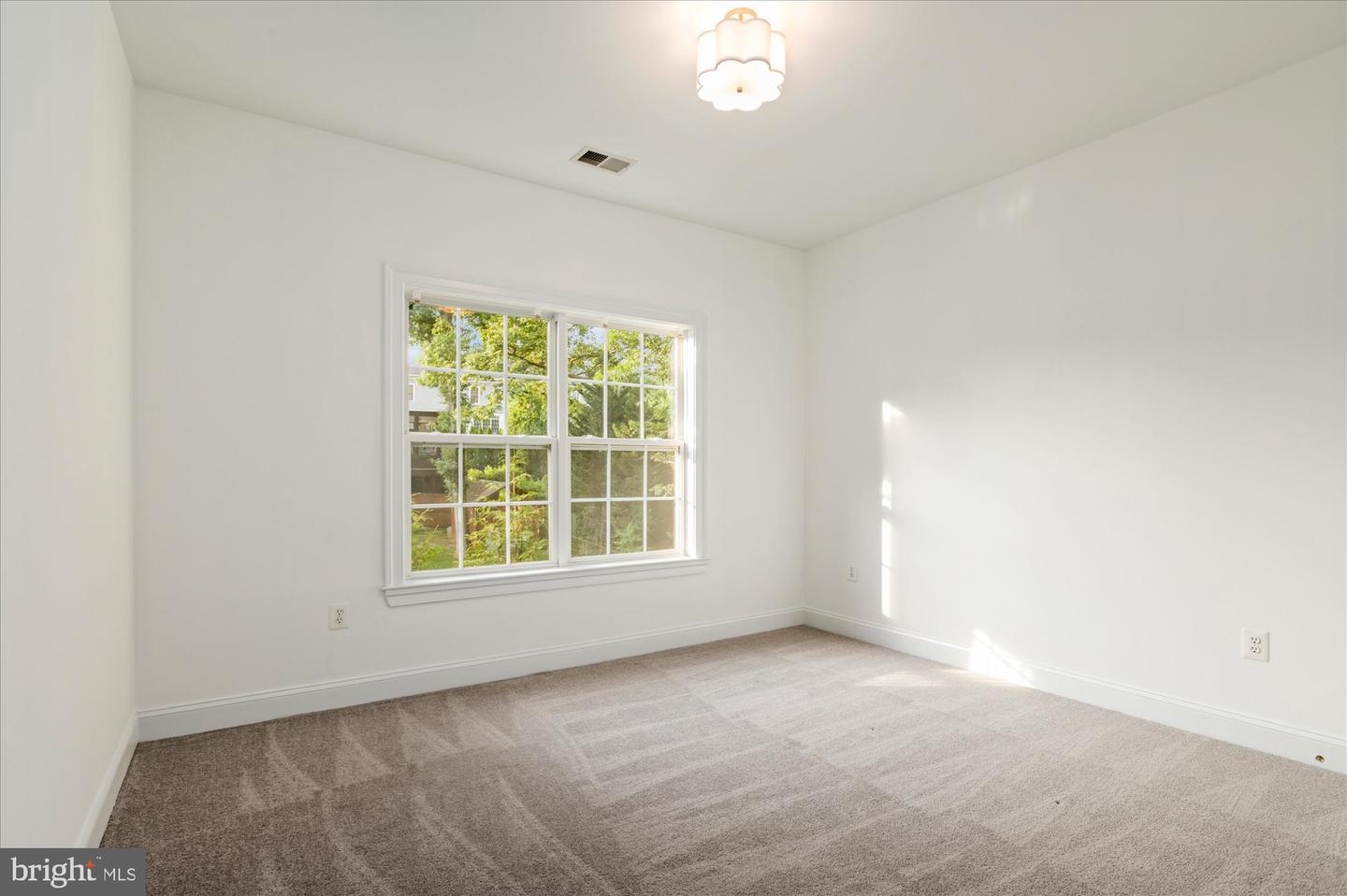 6825 WILLIAMSBURG BLVD, ARLINGTON, Virginia 22213, 6 Bedrooms Bedrooms, ,4 BathroomsBathrooms,Residential,For sale,6825 WILLIAMSBURG BLVD,VAAR2058744 MLS # VAAR2058744