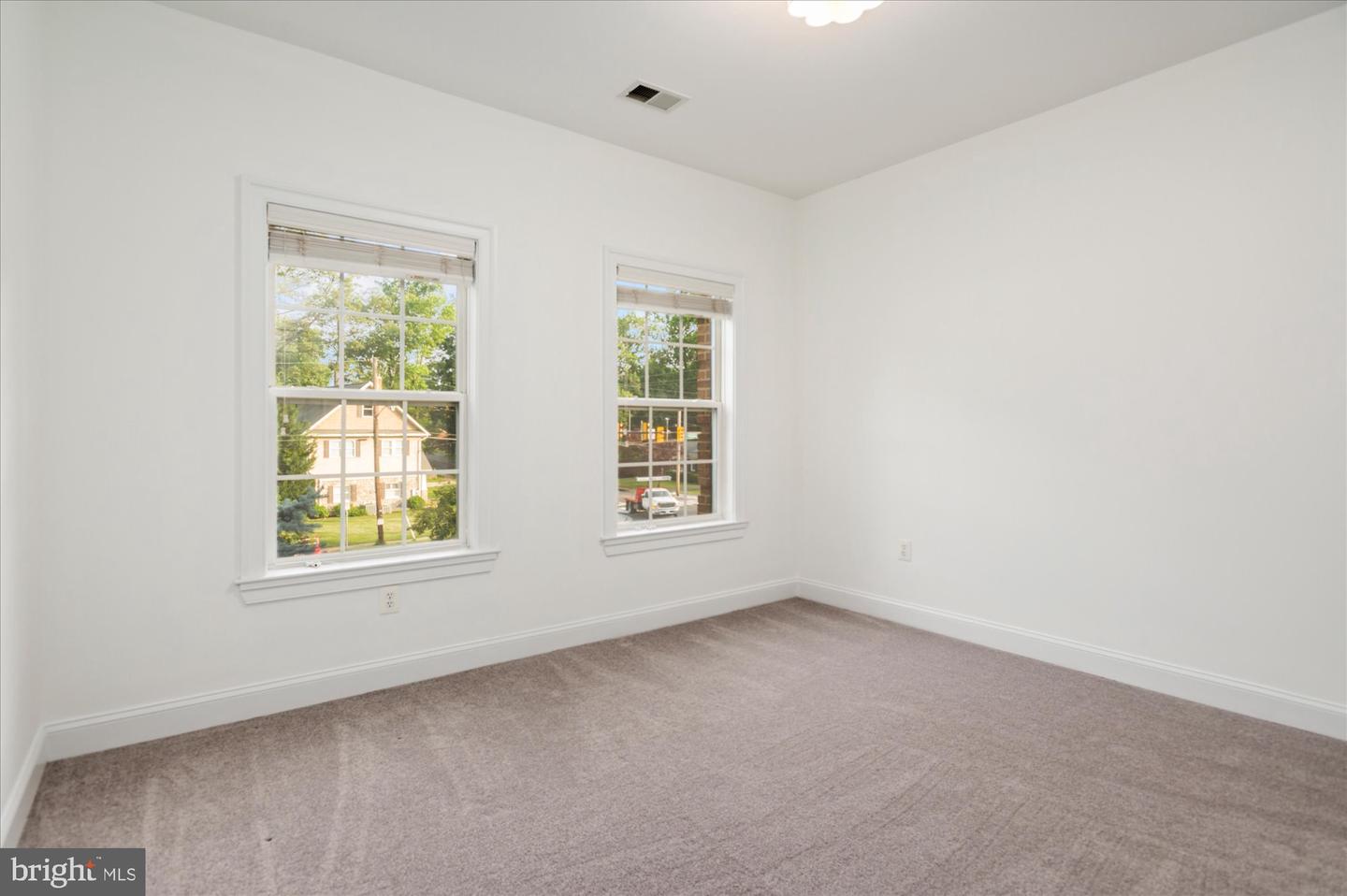 6825 WILLIAMSBURG BLVD, ARLINGTON, Virginia 22213, 6 Bedrooms Bedrooms, ,4 BathroomsBathrooms,Residential,For sale,6825 WILLIAMSBURG BLVD,VAAR2058744 MLS # VAAR2058744
