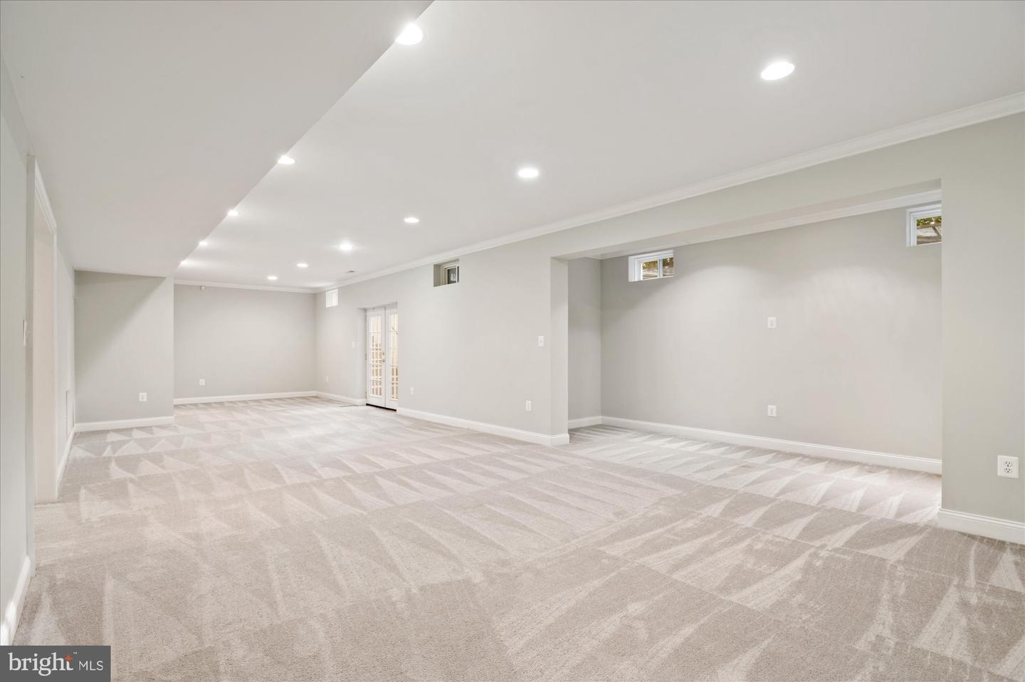 6825 WILLIAMSBURG BLVD, ARLINGTON, Virginia 22213, 6 Bedrooms Bedrooms, ,4 BathroomsBathrooms,Residential,For sale,6825 WILLIAMSBURG BLVD,VAAR2058744 MLS # VAAR2058744