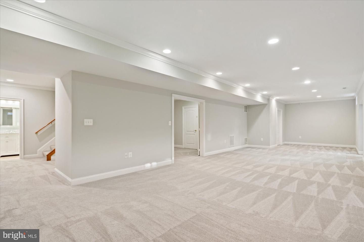 6825 WILLIAMSBURG BLVD, ARLINGTON, Virginia 22213, 6 Bedrooms Bedrooms, ,4 BathroomsBathrooms,Residential,For sale,6825 WILLIAMSBURG BLVD,VAAR2058744 MLS # VAAR2058744