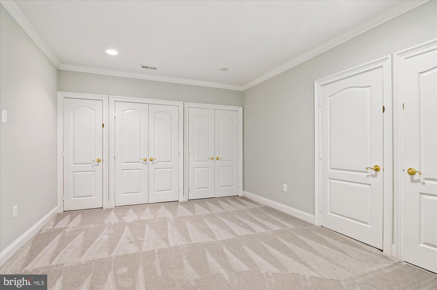 6825 WILLIAMSBURG BLVD, ARLINGTON, Virginia 22213, 6 Bedrooms Bedrooms, ,4 BathroomsBathrooms,Residential,For sale,6825 WILLIAMSBURG BLVD,VAAR2058744 MLS # VAAR2058744
