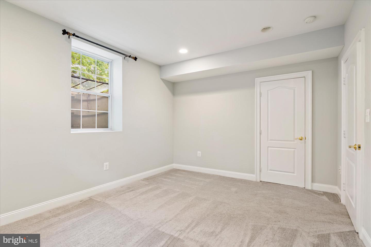 6825 WILLIAMSBURG BLVD, ARLINGTON, Virginia 22213, 6 Bedrooms Bedrooms, ,4 BathroomsBathrooms,Residential,For sale,6825 WILLIAMSBURG BLVD,VAAR2058744 MLS # VAAR2058744