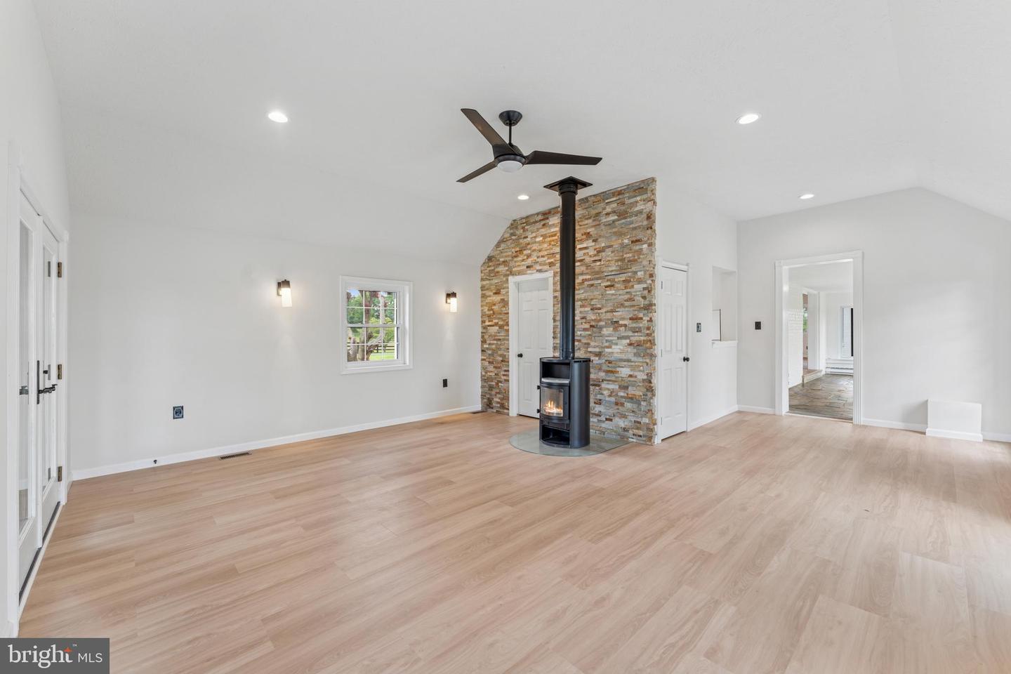 39891 OLD WHEATLAND RD, WATERFORD, Virginia 20197, 4 Bedrooms Bedrooms, ,4 BathroomsBathrooms,Residential,For sale,39891 OLD WHEATLAND RD,VALO2098656 MLS # VALO2098656