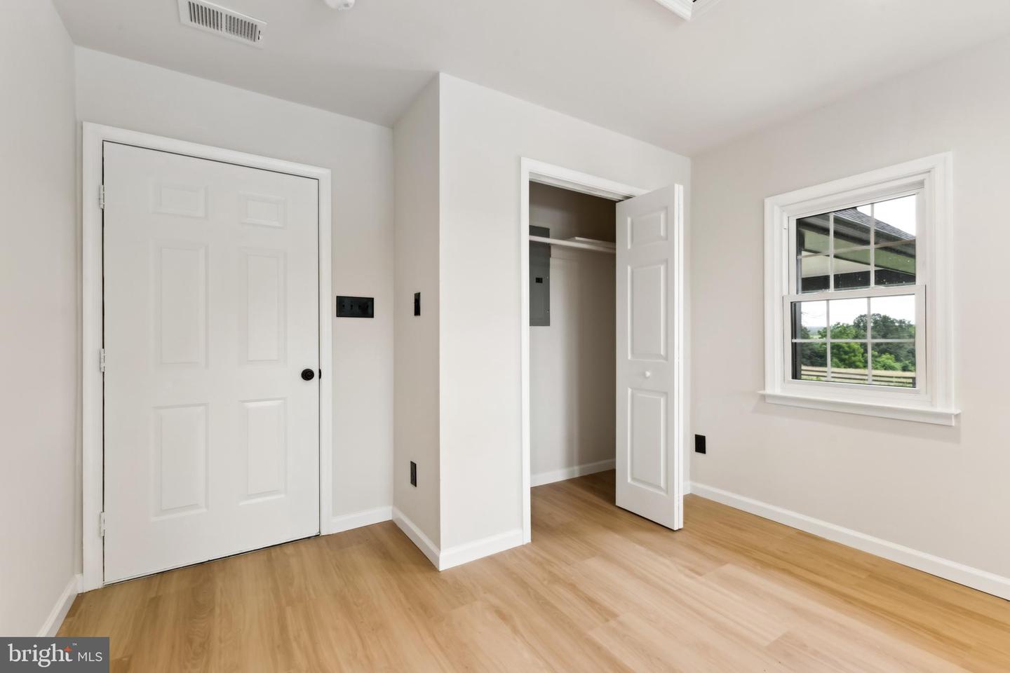 39891 OLD WHEATLAND RD, WATERFORD, Virginia 20197, 4 Bedrooms Bedrooms, ,4 BathroomsBathrooms,Residential,For sale,39891 OLD WHEATLAND RD,VALO2098656 MLS # VALO2098656