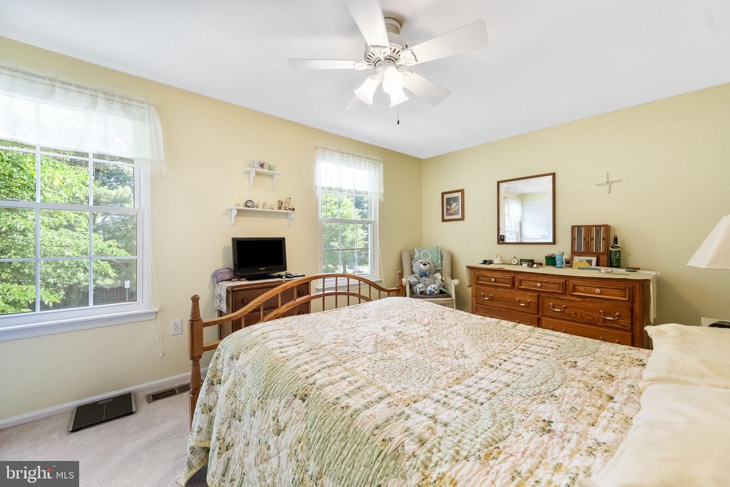 49 HUNTLEY CT, STERLING, Virginia 20165, 3 Bedrooms Bedrooms, ,2 BathroomsBathrooms,Residential,For sale,49 HUNTLEY CT,VALO2098674 MLS # VALO2098674