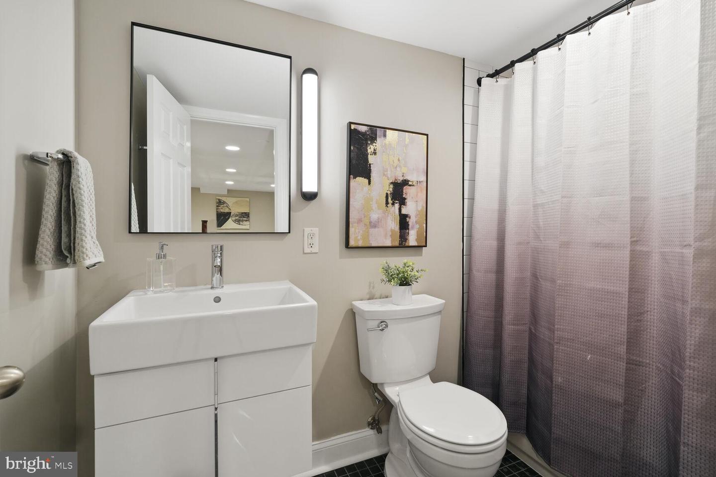 11 CLIFFORD AVE, ALEXANDRIA, Virginia 22305, 3 Bedrooms Bedrooms, ,2 BathroomsBathrooms,Residential,For sale,11 CLIFFORD AVE,VAAX2046066 MLS # VAAX2046066