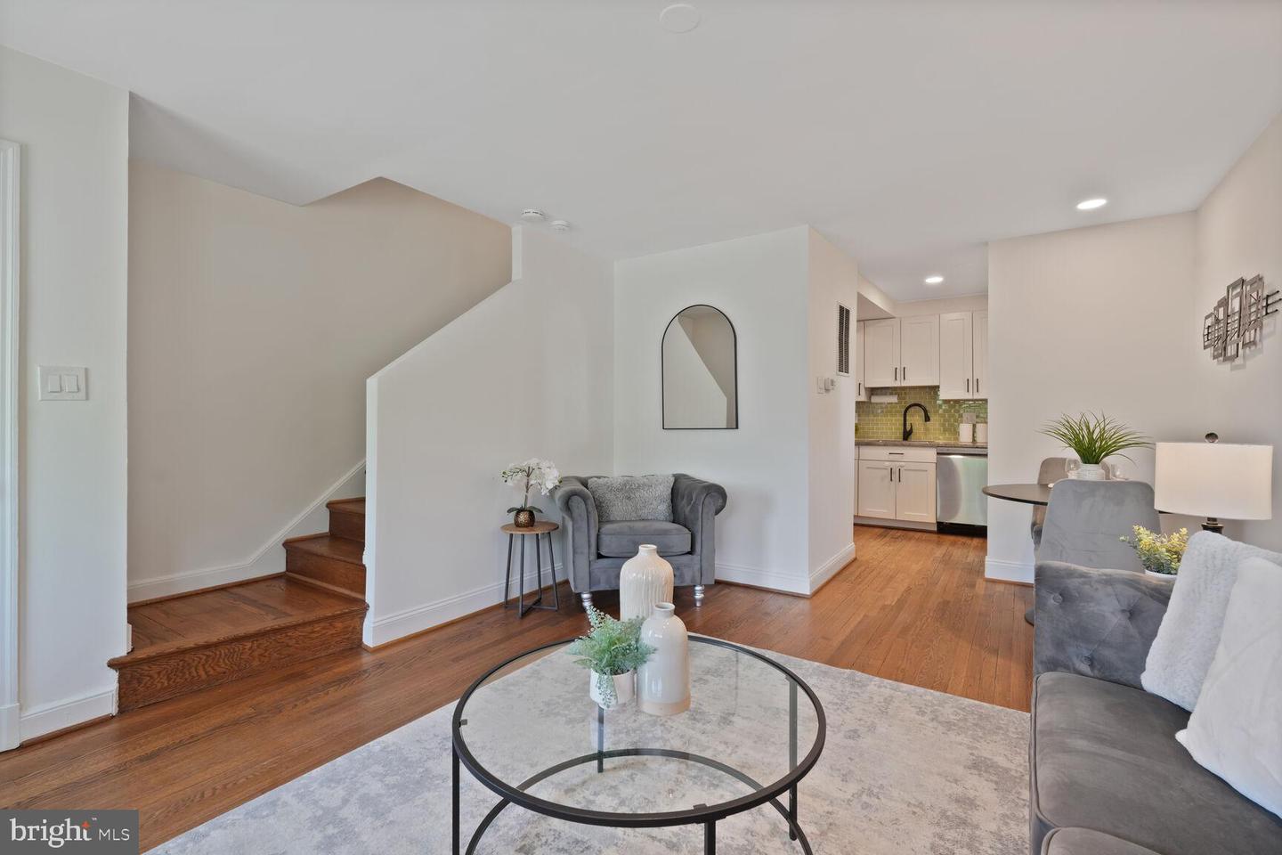 11 CLIFFORD AVE, ALEXANDRIA, Virginia 22305, 3 Bedrooms Bedrooms, ,2 BathroomsBathrooms,Residential,For sale,11 CLIFFORD AVE,VAAX2046066 MLS # VAAX2046066