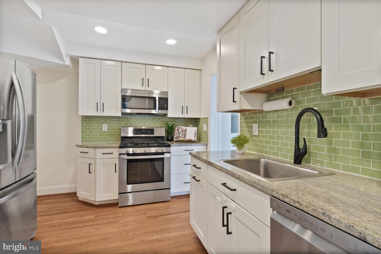 11 CLIFFORD AVE, ALEXANDRIA, Virginia 22305, 3 Bedrooms Bedrooms, ,2 BathroomsBathrooms,Residential,For sale,11 CLIFFORD AVE,VAAX2046066 MLS # VAAX2046066