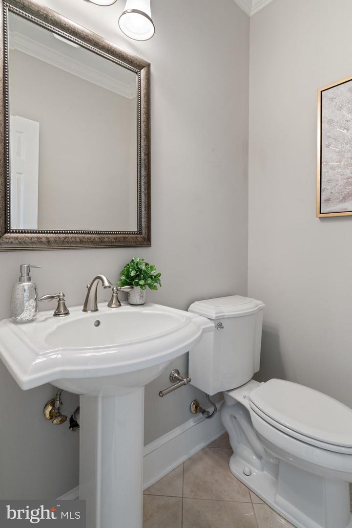 6410 NOBLE ROCK CT, CLIFTON, Virginia 20124, 5 Bedrooms Bedrooms, ,3 BathroomsBathrooms,Residential,For sale,6410 NOBLE ROCK CT,VAFX2245722 MLS # VAFX2245722